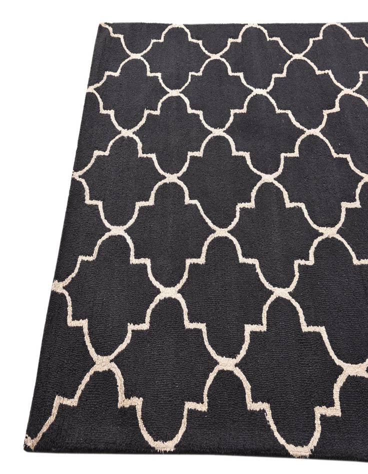 Detail image of  5' x 7' 11 Luna Wool Rug