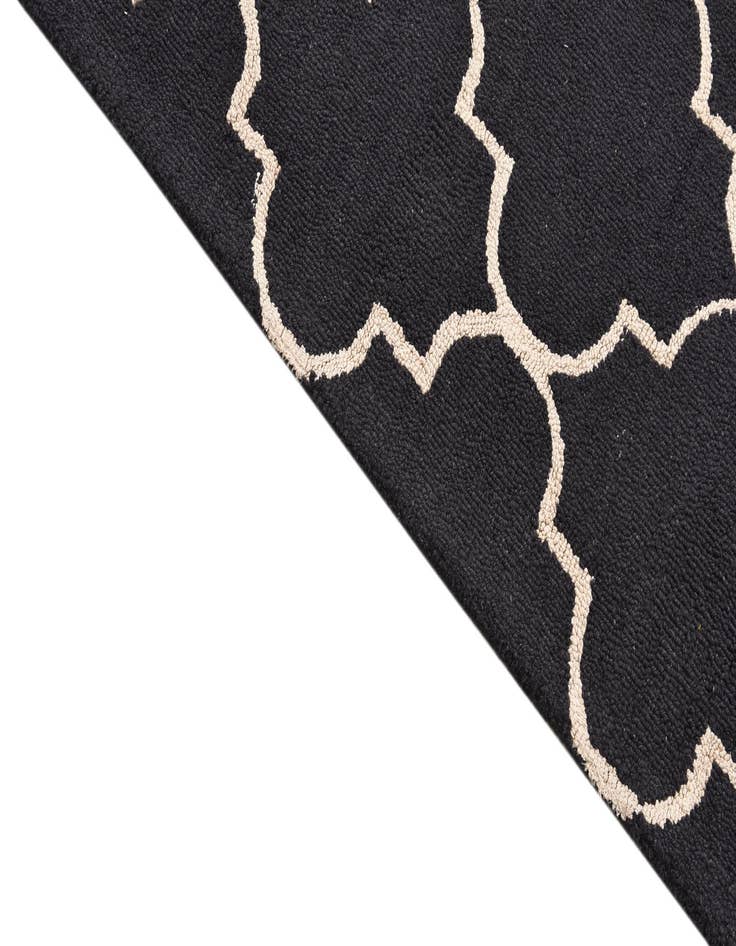 Detail image of  5' x 7' 11 Luna Wool Rug