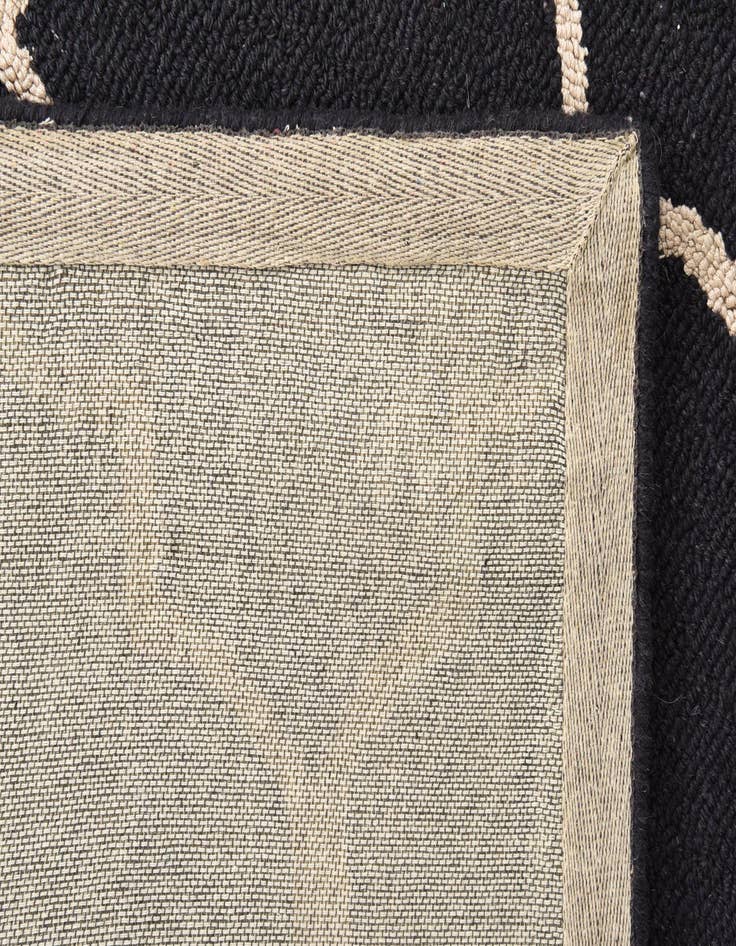 Detail image of  5' x 7' 11 Luna Wool Rug