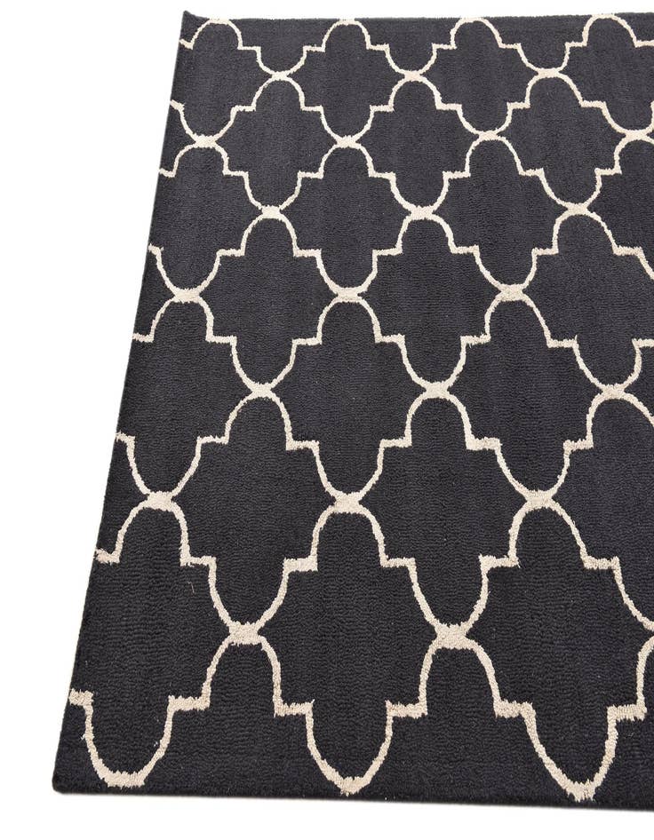 Detail image of  5' x 8' Luna Wool Rug