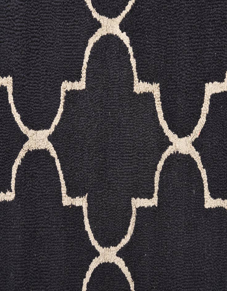 Detail image of  5' x 8' Luna Wool Rug