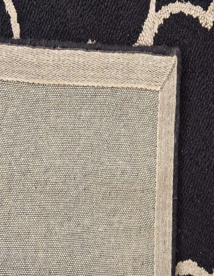 Detail image of  5' x 8' Luna Wool Rug