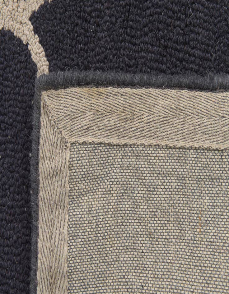 Detail image of  5' 1 x 8' Luna Rug