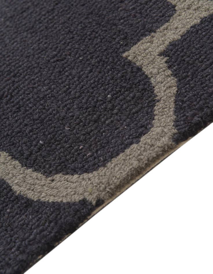 Detail image of  5' 1 x 8' Luna Wool Rug