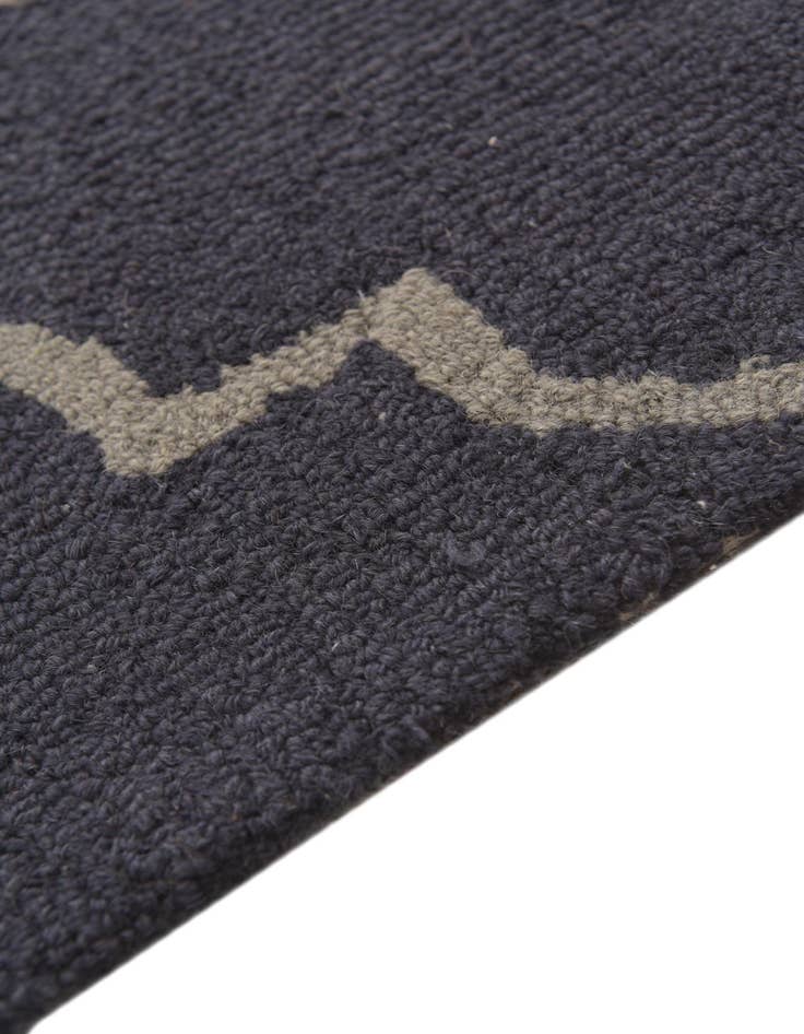 Detail image of  5' x 8' Luna Wool Rug