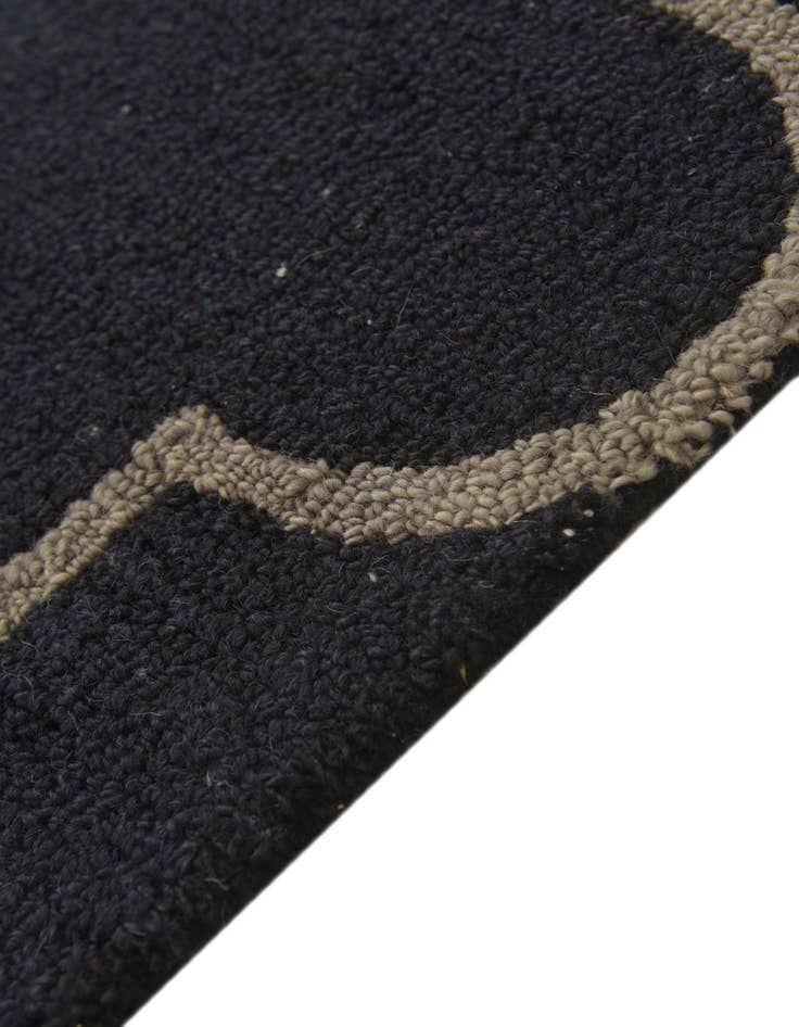 Detail image of  5' 1 x 8' Luna Wool Rug