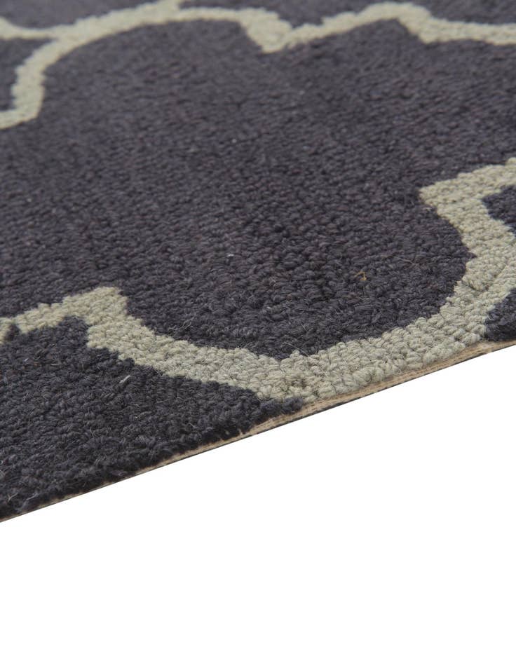 Detail image of  5' x 8' Luna Wool Rug