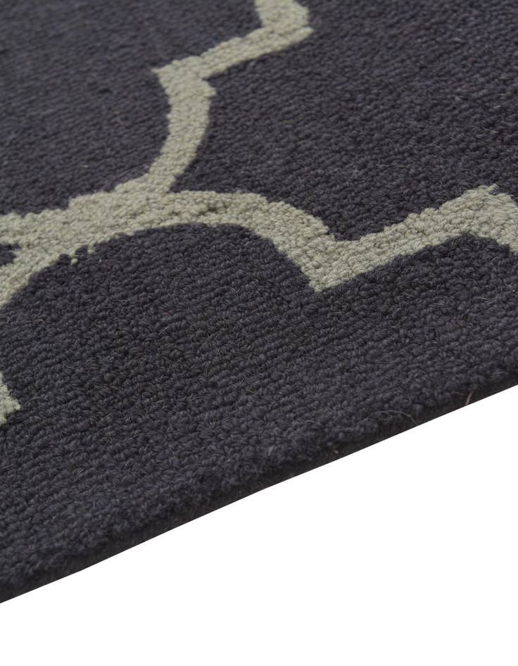 Detail image of  5' x 8' Luna Wool Rug