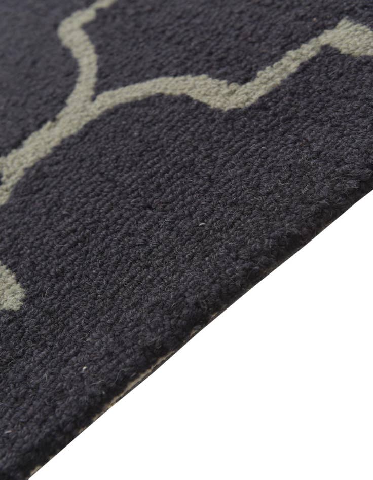 Detail image of  5' x 8' Luna Wool Rug