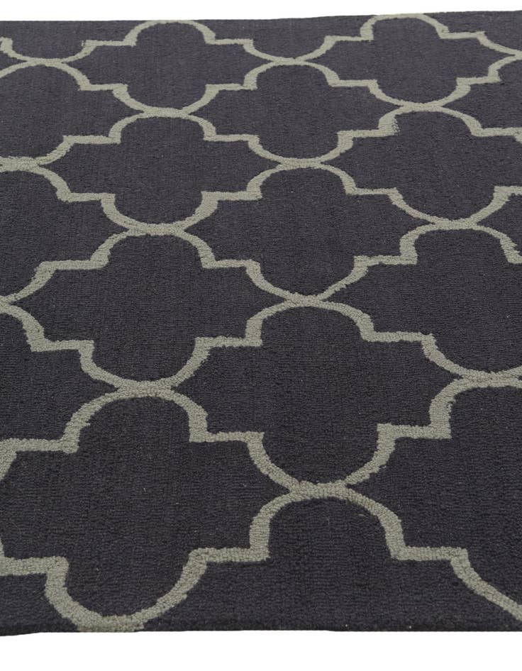 Detail image of  5' x 8' Luna Wool Rug