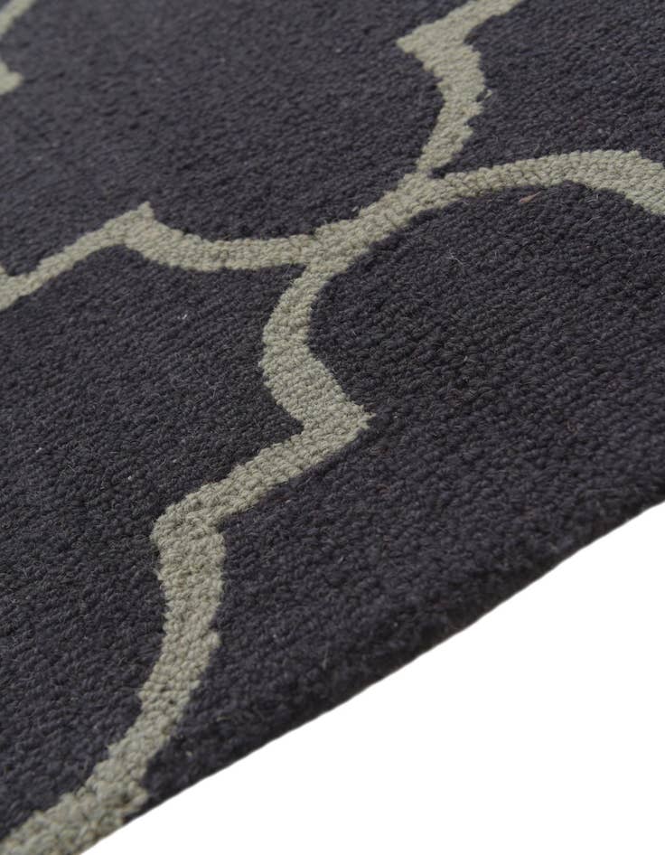 Detail image of  5' x 8' Luna Wool Rug