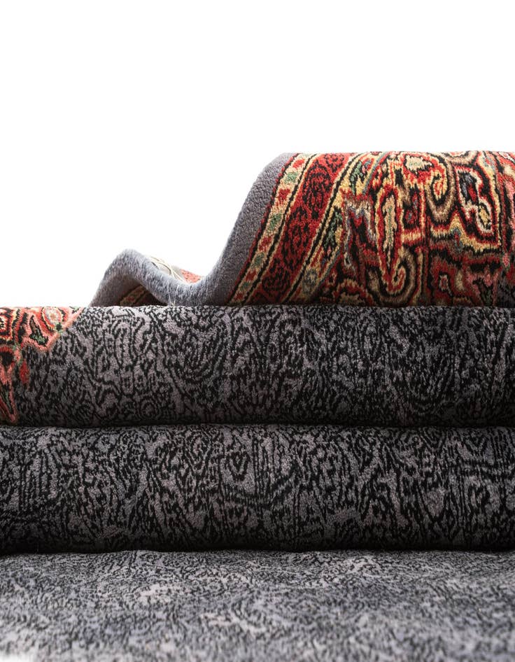 Detail image of  6' 7 x 10'  Hand Knotted Mahal Wool Rug