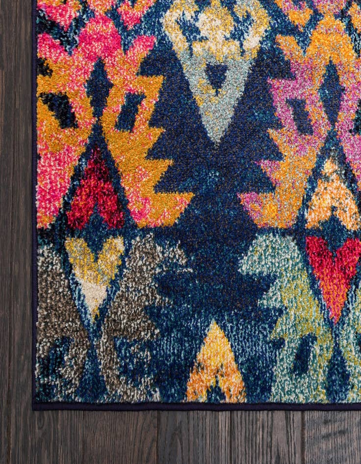Detail image of  5' x 8'  Washable Mesa Rug