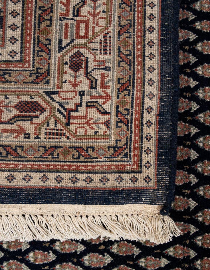 Detail image of  4' 2 x 6'  Hand Knotted Mir Wool Rug