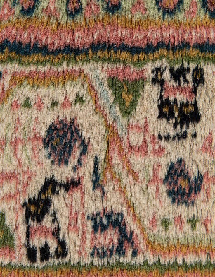 Detail image of  8' 8 x 12'  Hand Knotted Mir Wool Rug