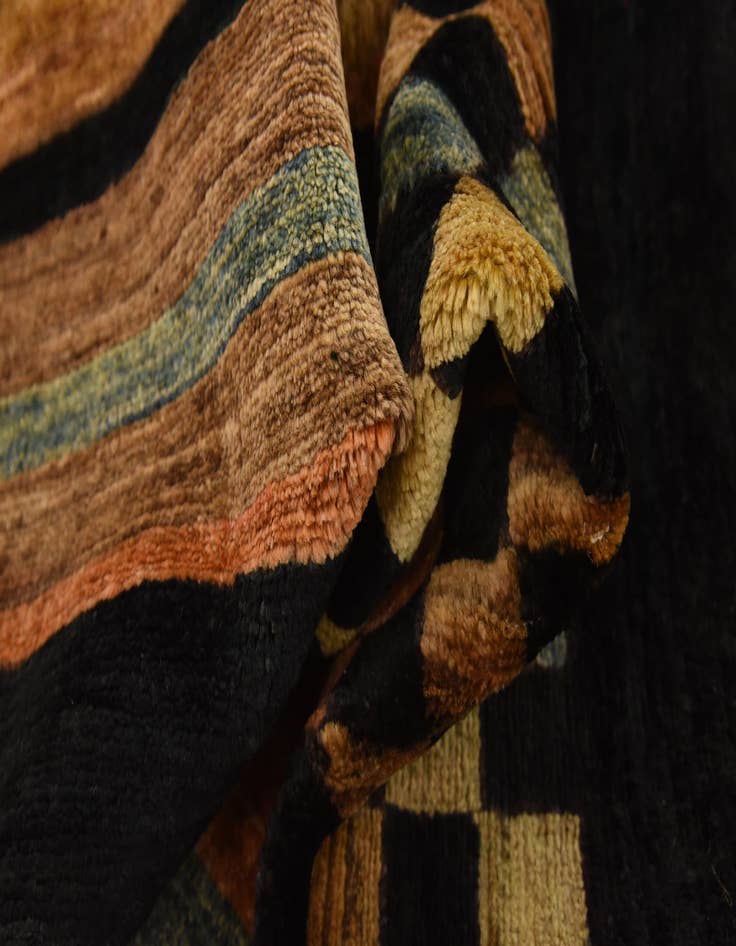 Detail image of  4' 10 x 6' 10  Hand Knotted Modern Ziegler Rug