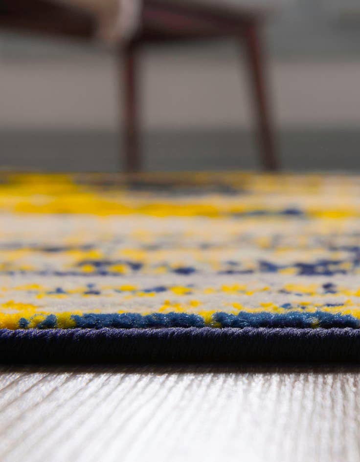 Detail image of  6' x 9' Monte Carlo Rug With Pad Bundle