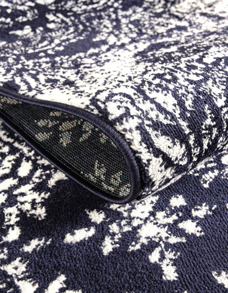 Detail image of  7' x 10' Monte Carlo Rug