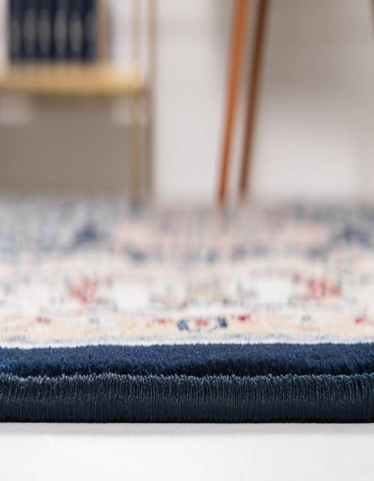 Detail image of  8' x 10' Nain Design Rug