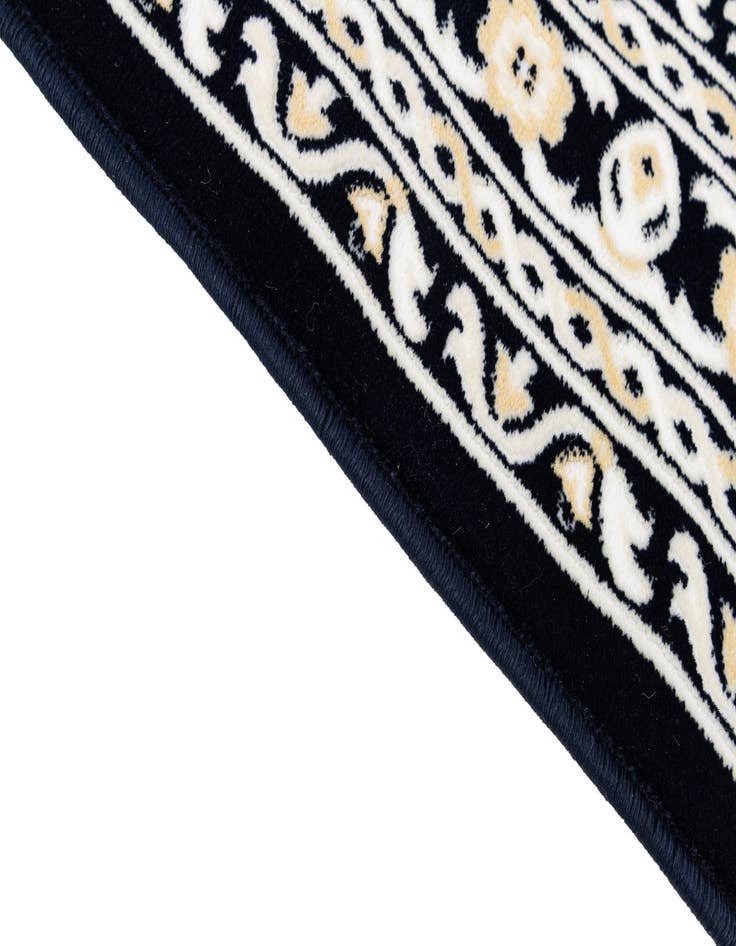 Detail image of  5' 2 x 7' 8 Nain Rug