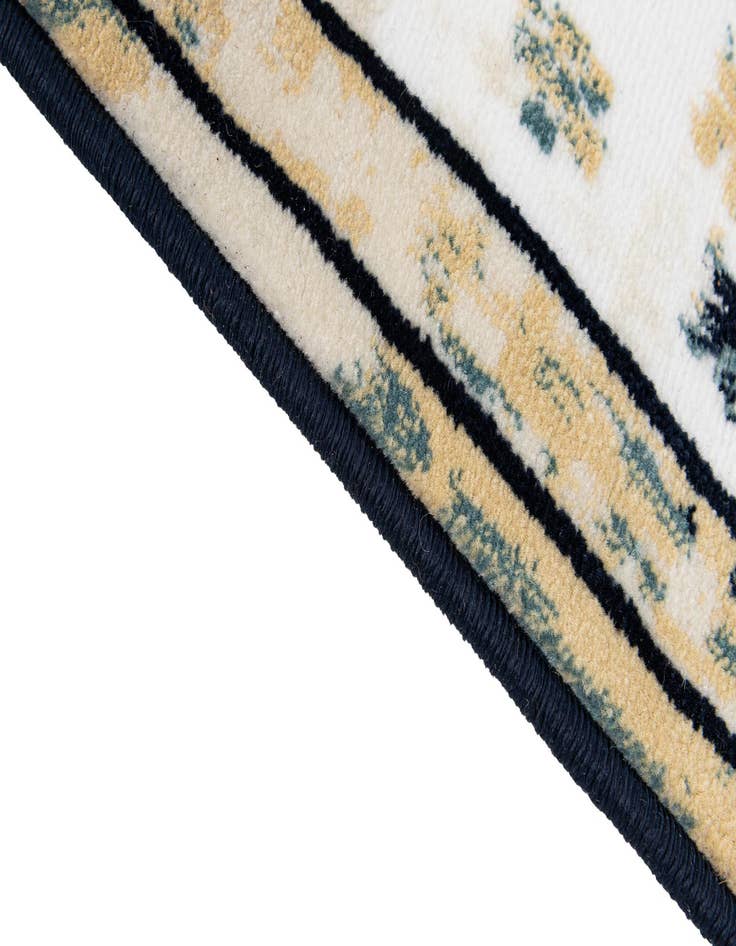 Detail image of  5' 2 x 7' 9 Nain Rug