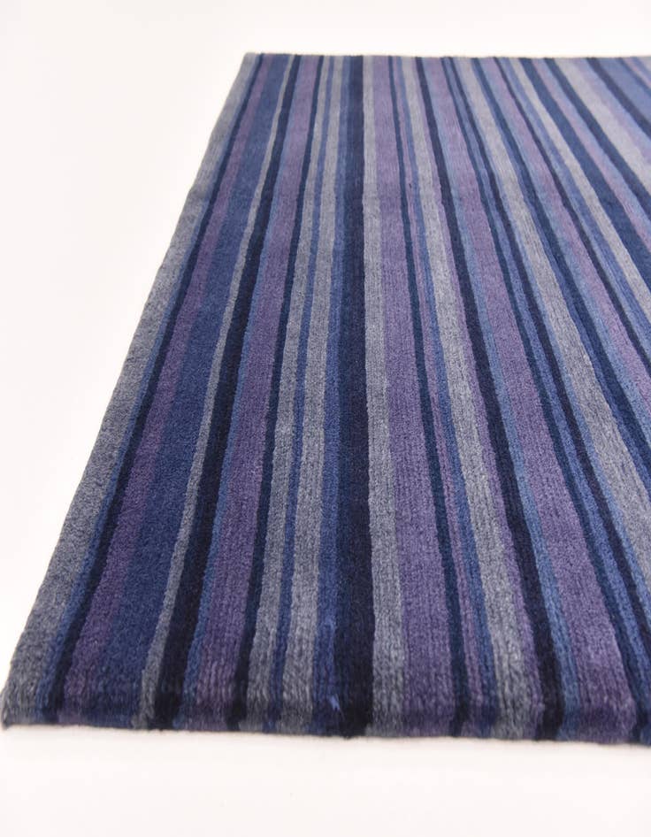 Detail image of  4' 9 x 6' 7  Hand Knotted Nepal Wool Rug