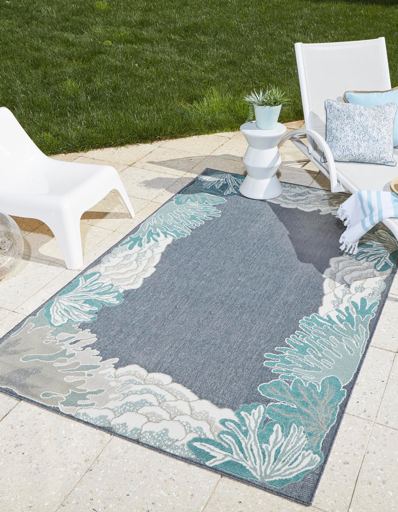 Navy Blue 4' x 6' Coastal Indoor / Outdoor Rug | Rugs.com