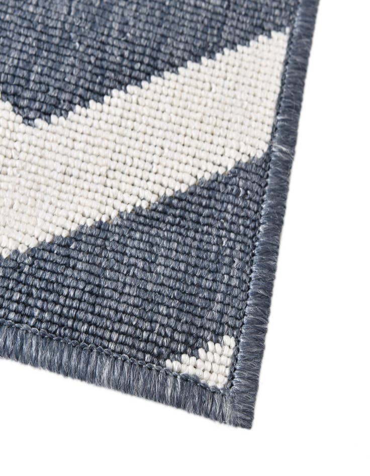 Detail image of  9' x 12'  Washable Coastal Indoor / Outdoor Rug
