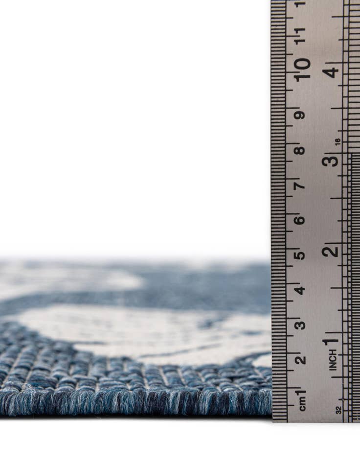 Detail image of  5' 3 x 7'  Washable Coastal Indoor / Outdoor Rug