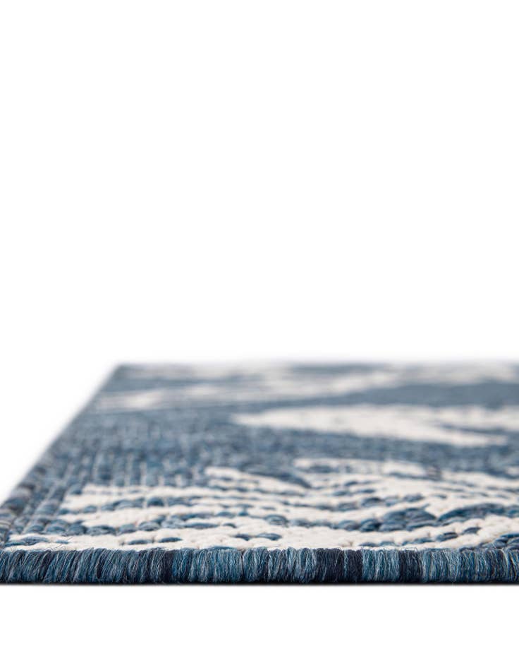 Detail image of  5' 3 x 7'  Washable Coastal Indoor / Outdoor Rug