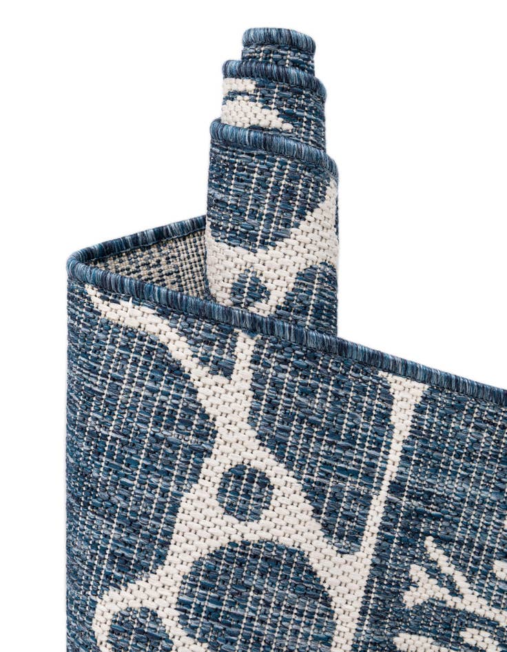 Detail image of  5' 3 x 7'  Washable Coastal Indoor / Outdoor Rug