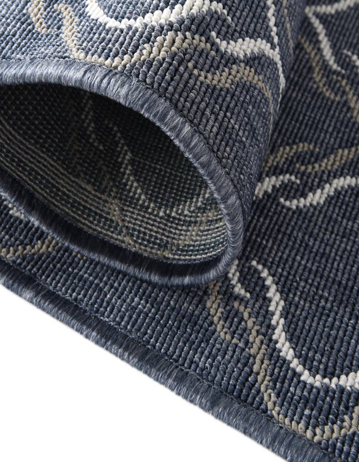 Detail image of  4' x 6'  Washable Lattice Indoor / Outdoor Rug