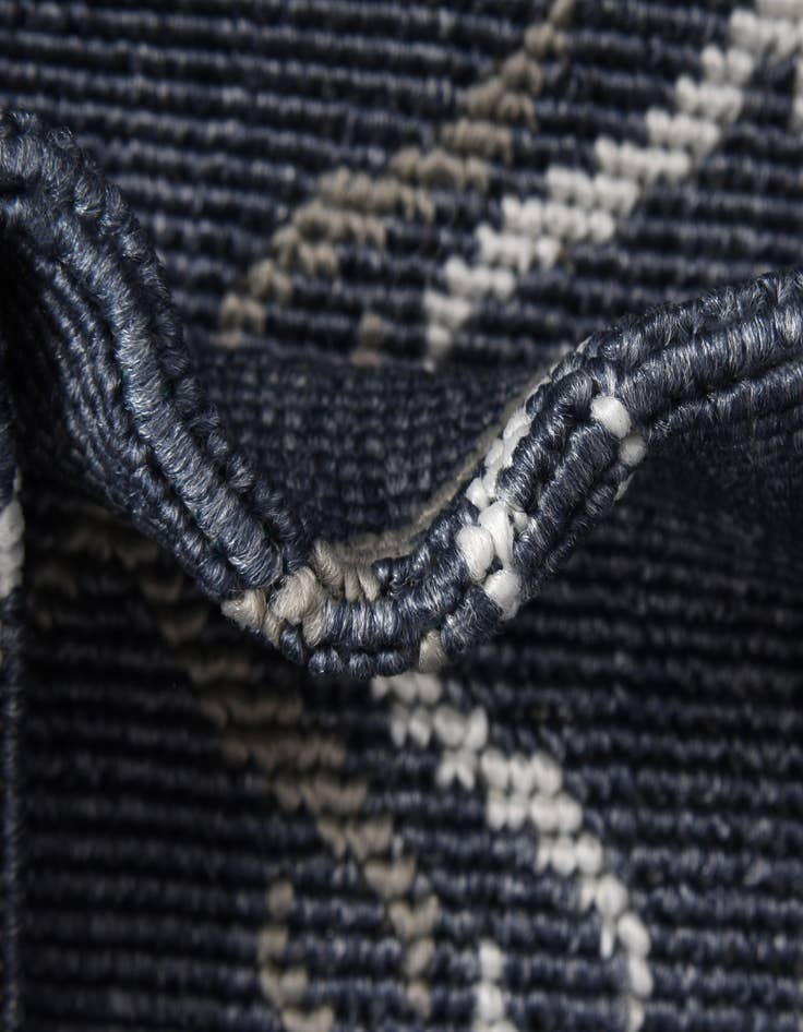 Detail image of  4' x 6'  Washable Lattice Indoor / Outdoor Rug