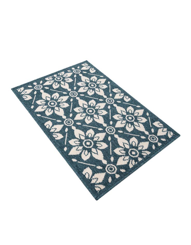 Detail image of  2' x 3'  Washable Lattice Indoor / Outdoor Rug