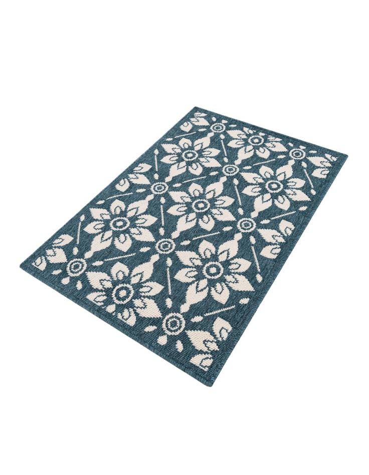 Detail image of  2' x 3'  Washable Lattice Indoor / Outdoor Rug