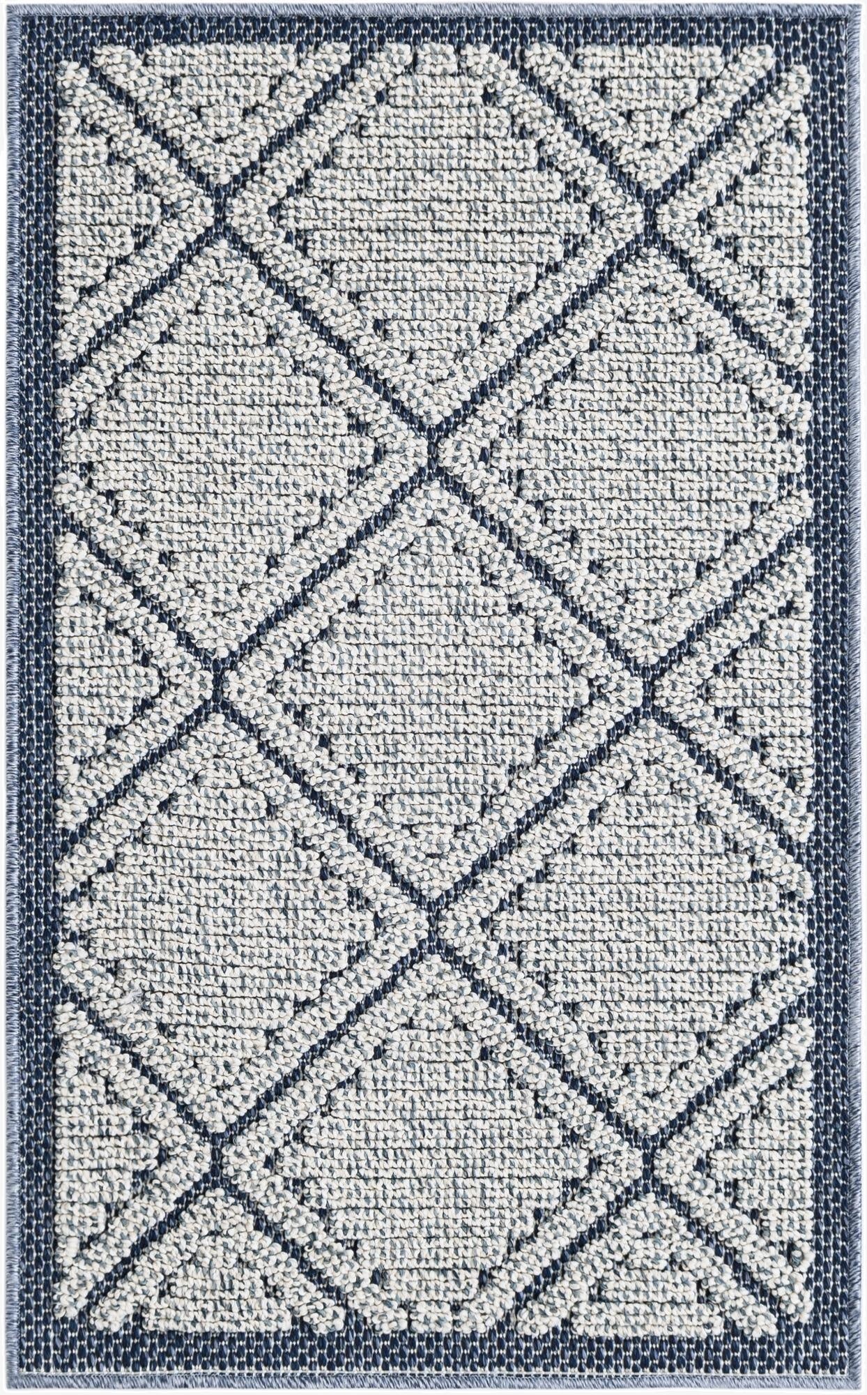  2' x 3' 1  Washable Lattice Indoor / Outdoor Rug