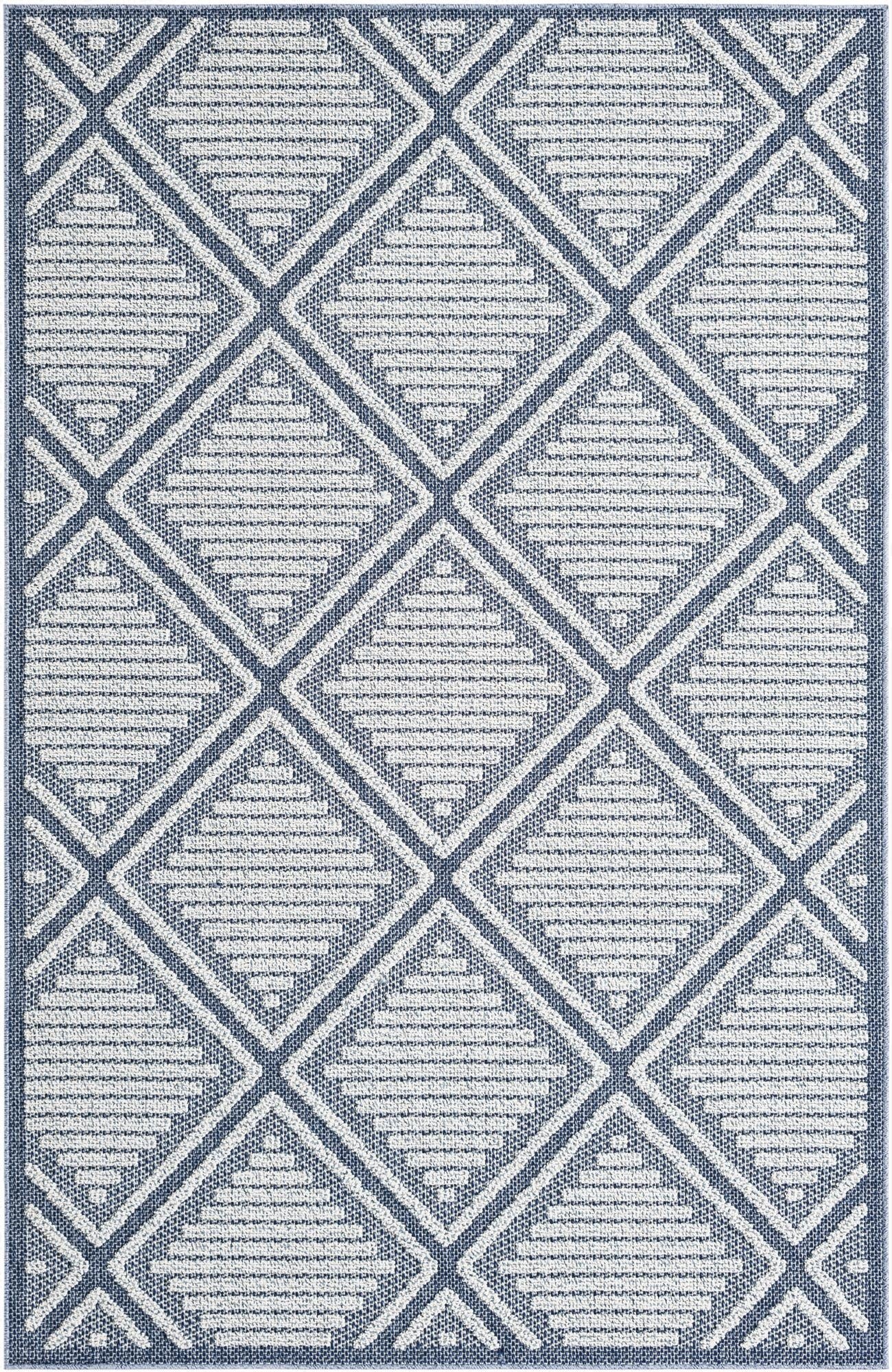  5' 3 x 8'  Washable Lattice Indoor / Outdoor Rug