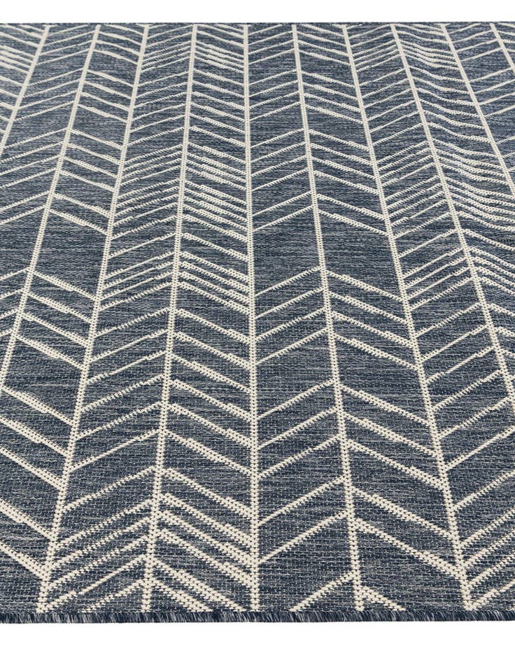 Detail image of  5' 3 x 7' 8  Washable Modern Indoor / Outdoor Rug
