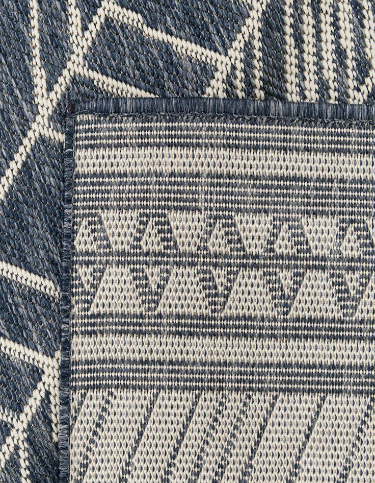 Detail image of  5' 3 x 7' 8  Washable Modern Indoor / Outdoor Rug