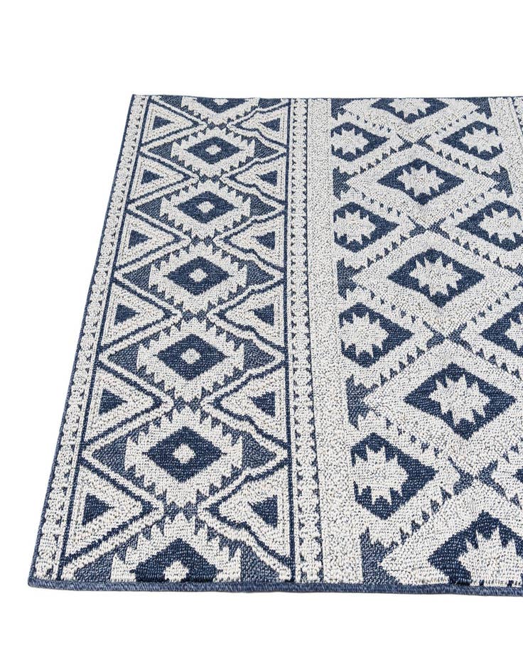 Detail image of  5' 3 x 7' 8  Washable Modern Indoor / Outdoor Rug