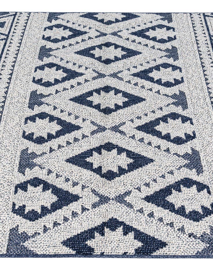 Detail image of  5' 3 x 7' 8  Washable Modern Indoor / Outdoor Rug