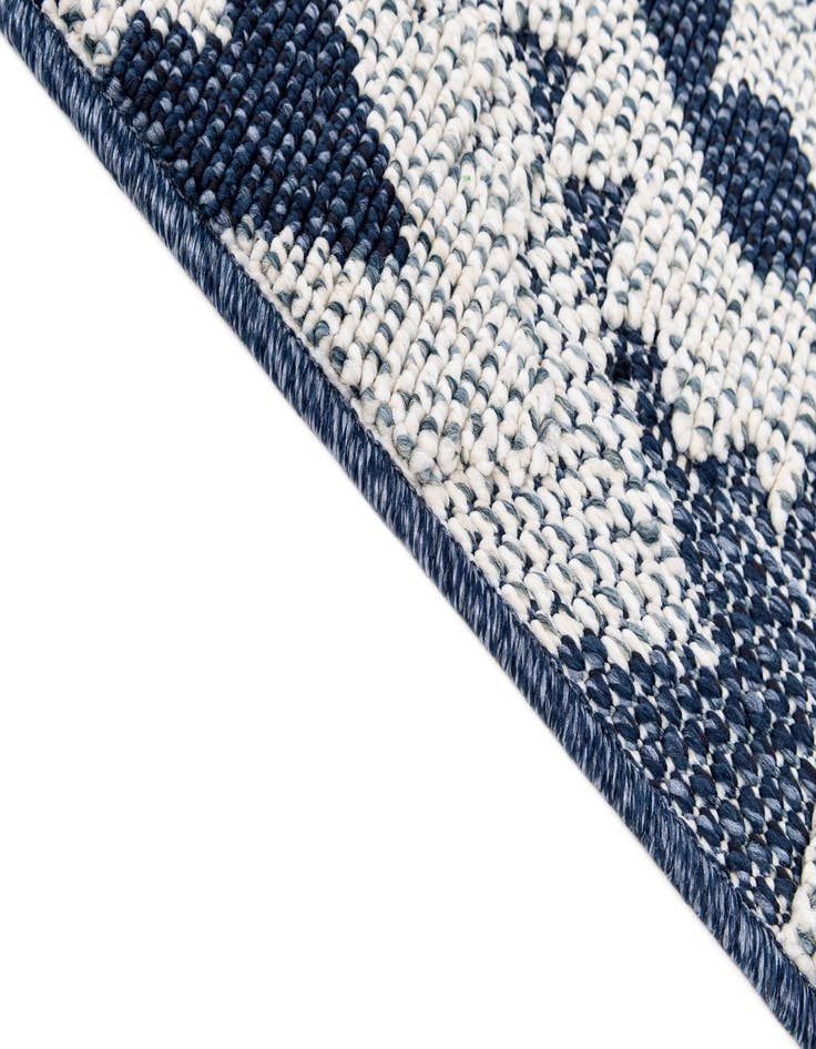 Detail image of  5' 3 x 7' 8  Washable Modern Indoor / Outdoor Rug