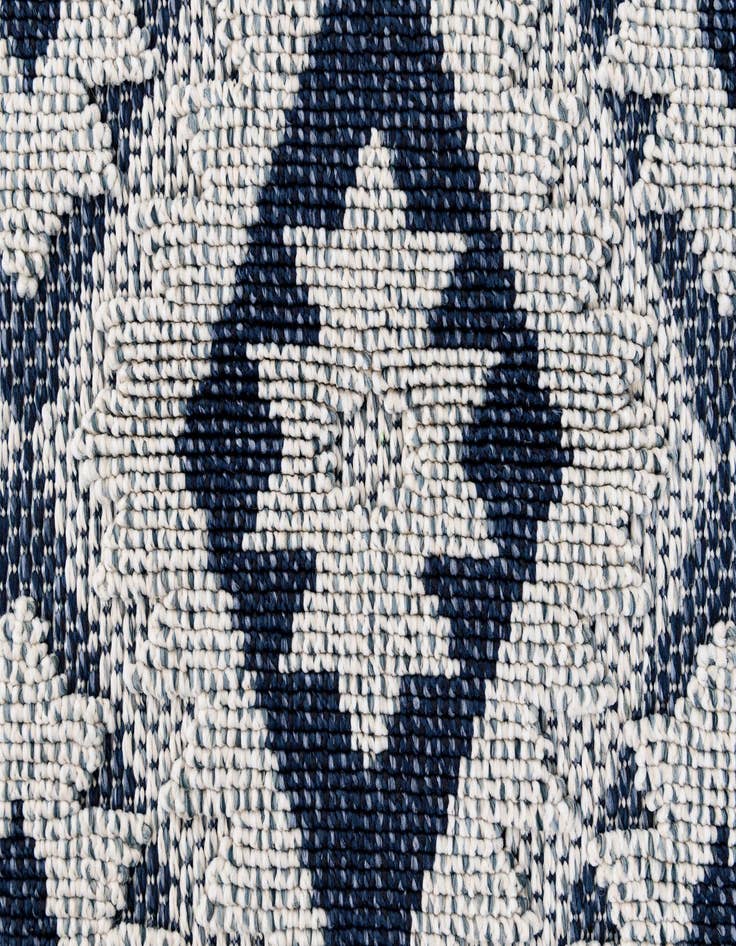 Detail image of  5' 3 x 7' 8  Washable Modern Indoor / Outdoor Rug