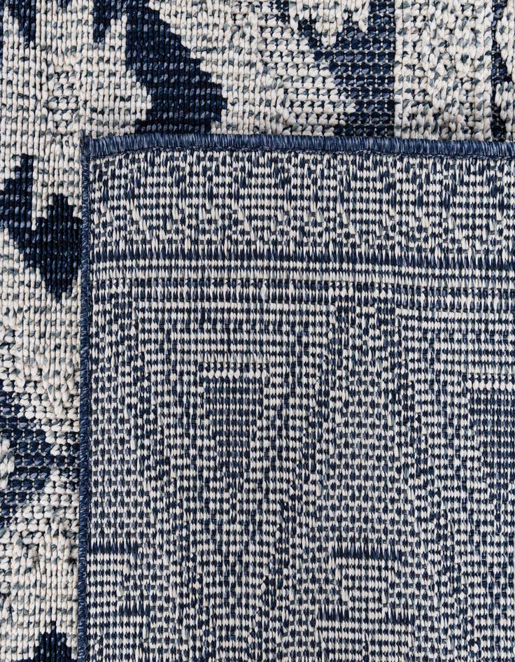 Detail image of  5' 3 x 7' 8  Washable Modern Indoor / Outdoor Rug