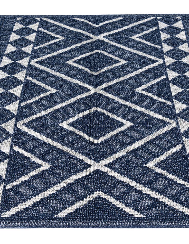 Detail image of  5' 3 x 7' 9  Washable Modern Indoor / Outdoor Rug