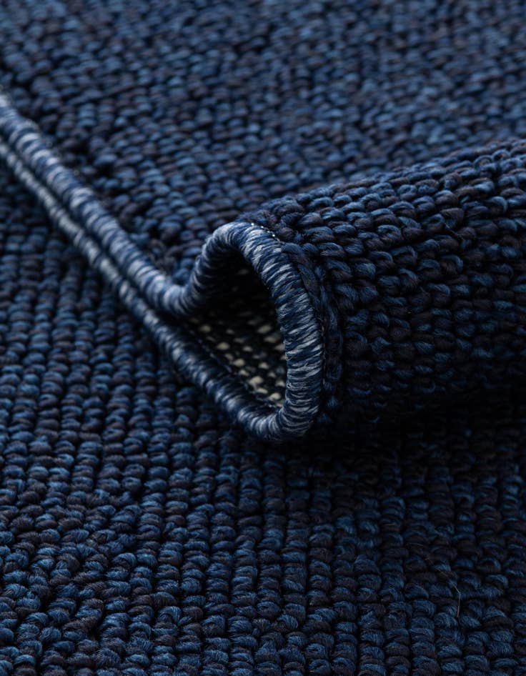 Detail image of  4' 1 x 6' 1  Washable Solid Indoor / Outdoor Rug