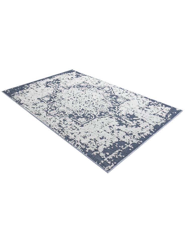 5' 3 x 8'  Washable Traditional Indoor / Outdoor Rug