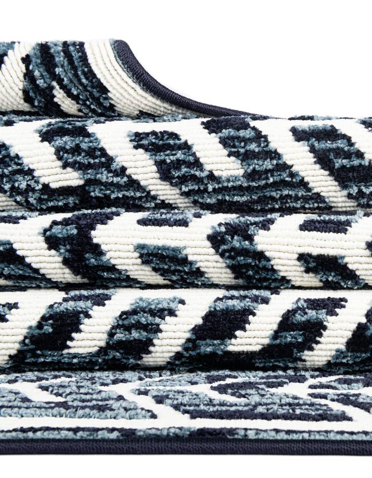 Detail image of  4' x 6'  Washable Sabrina Soto Aston Indoor / Outdoor Rug
