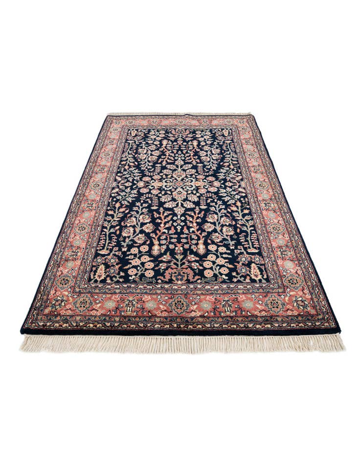 Detail image of  4' 8 x 6' 9 Sarough Wool Rug