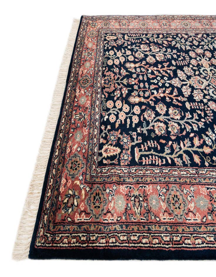 Detail image of  4' 8 x 6' 9 Sarough Wool Rug